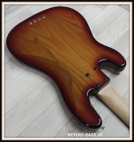 Lakland Skyline 44-64 Deluxe Flamed Maple, Honey Burst Gloss